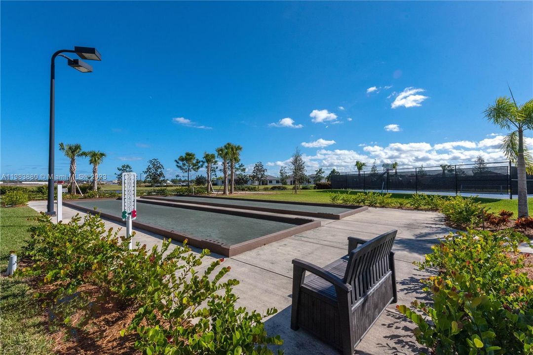 Recently Sold: $649,500 (4 beds, 2 baths, 2306 Square Feet)