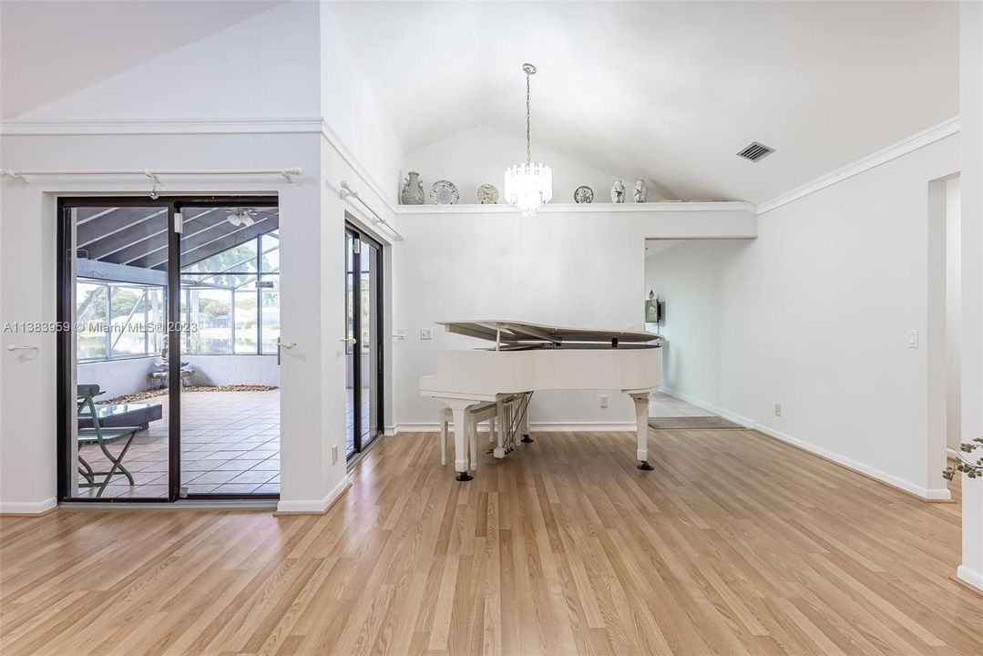 Recently Sold: $685,000 (3 beds, 2 baths, 1547 Square Feet)