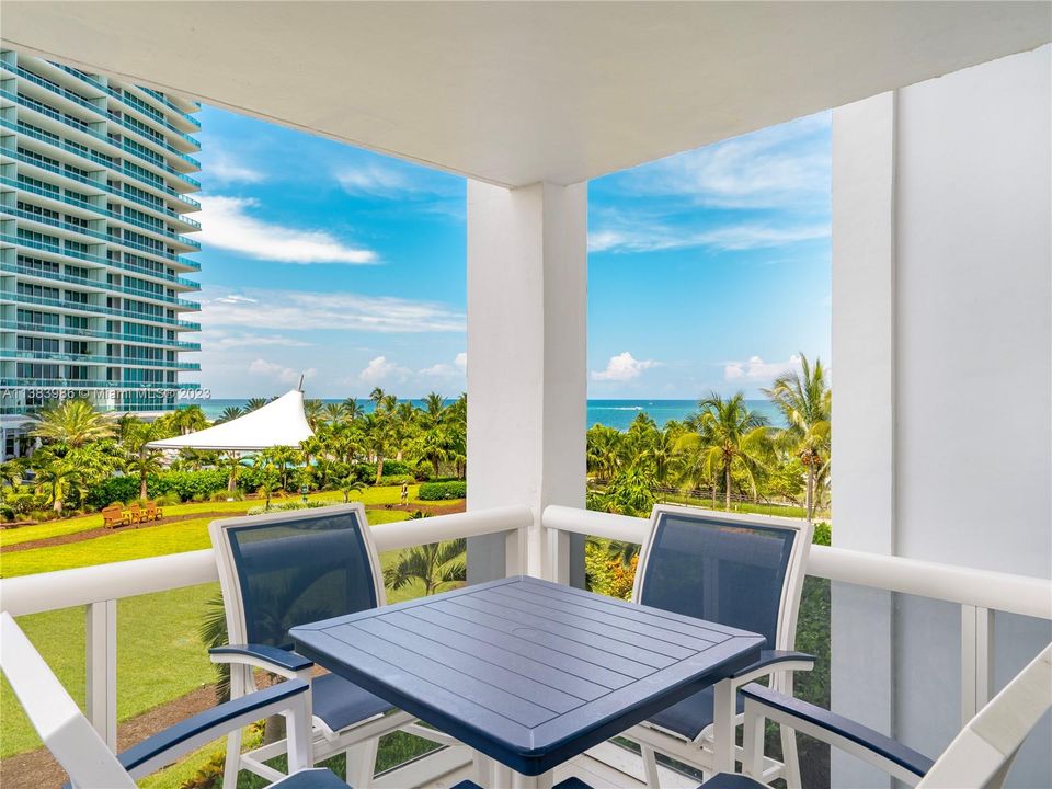 Recently Sold: $1,235,000 (2 beds, 2 baths, 1056 Square Feet)