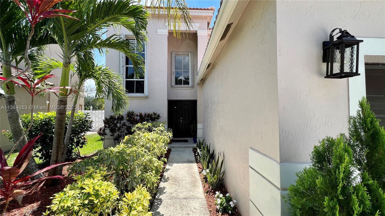 Recently Sold: $699,000 (4 beds, 3 baths, 1904 Square Feet)