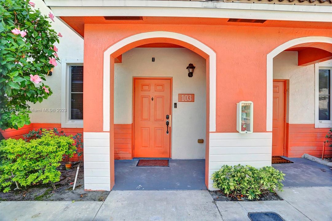 Недавно продано: $275,000 (2 спален, 2 ванн, 1140 Квадратных фут)