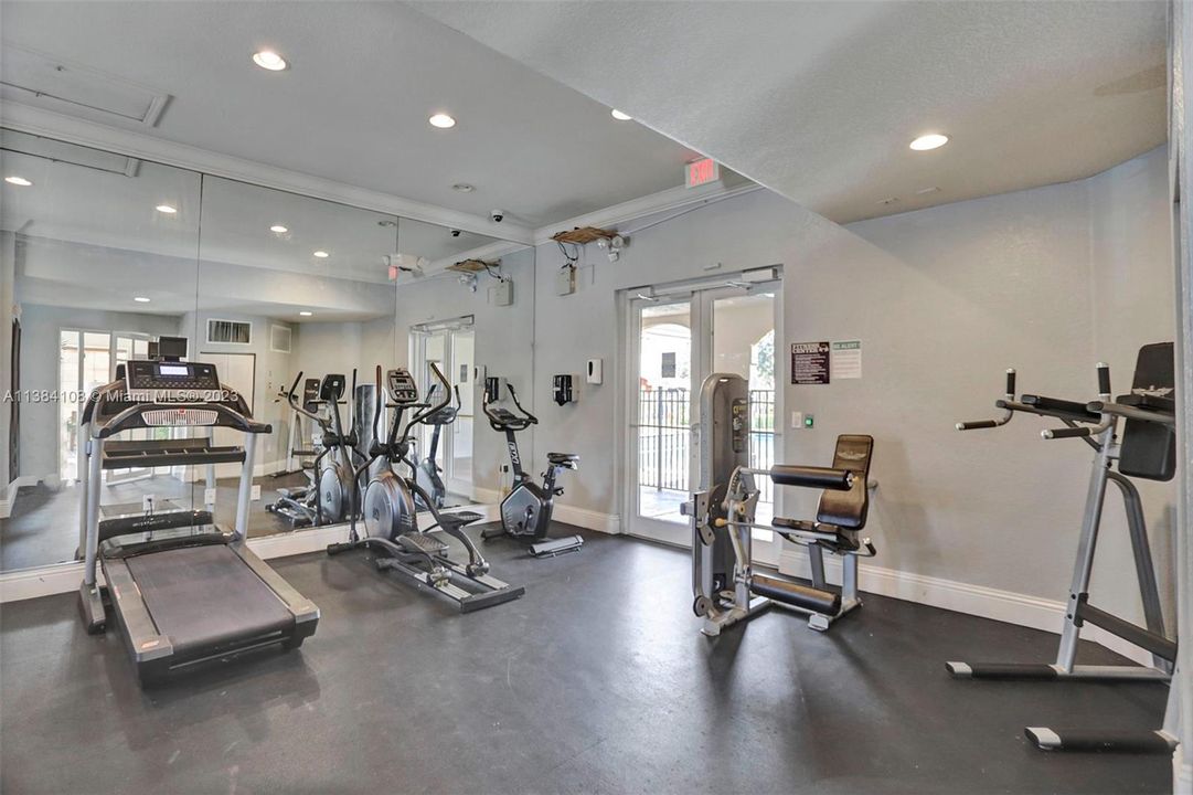 Недавно продано: $275,000 (2 спален, 2 ванн, 1140 Квадратных фут)