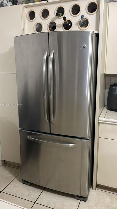 Vendido Recientemente: $439,500 (4 camas, 3 baños, 1960 Pies cuadrados)