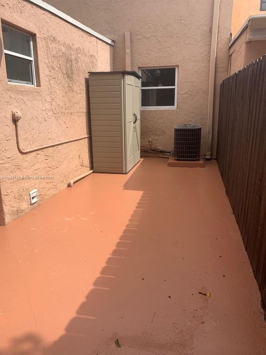 Vendido Recientemente: $439,500 (4 camas, 3 baños, 1960 Pies cuadrados)