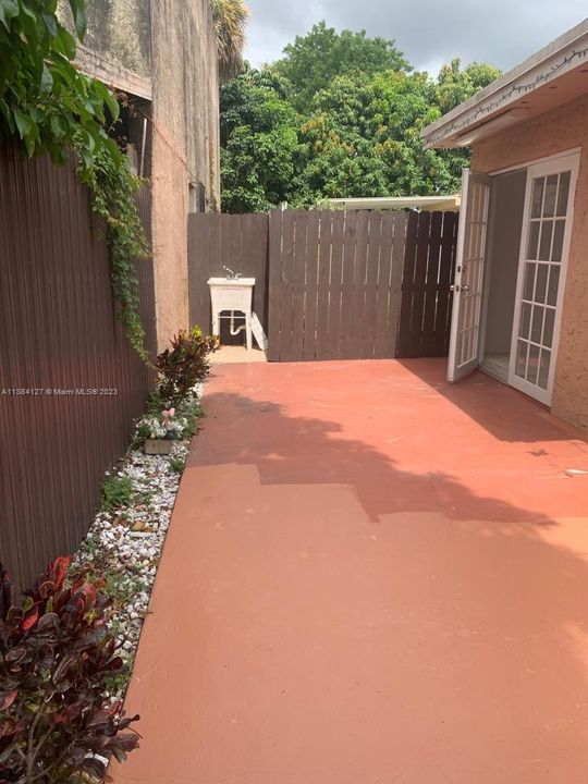 Vendido Recientemente: $439,500 (4 camas, 3 baños, 1960 Pies cuadrados)