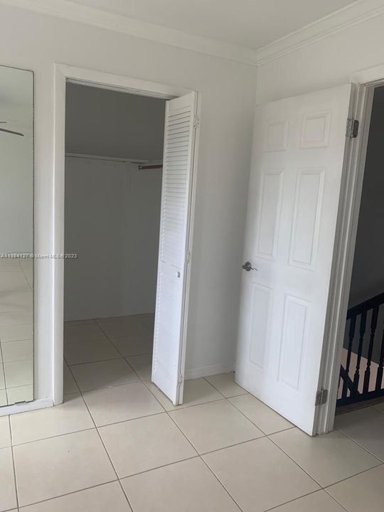 Vendido Recientemente: $439,500 (4 camas, 3 baños, 1960 Pies cuadrados)