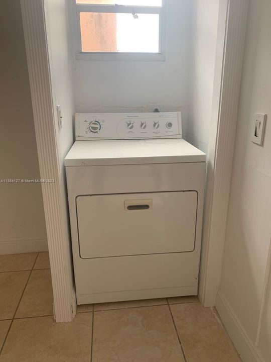 Vendido Recientemente: $439,500 (4 camas, 3 baños, 1960 Pies cuadrados)