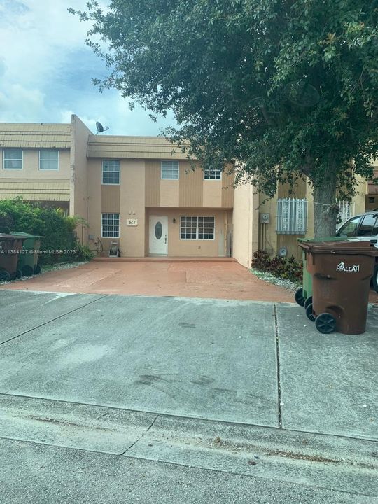 Vendido Recientemente: $439,500 (4 camas, 3 baños, 1960 Pies cuadrados)