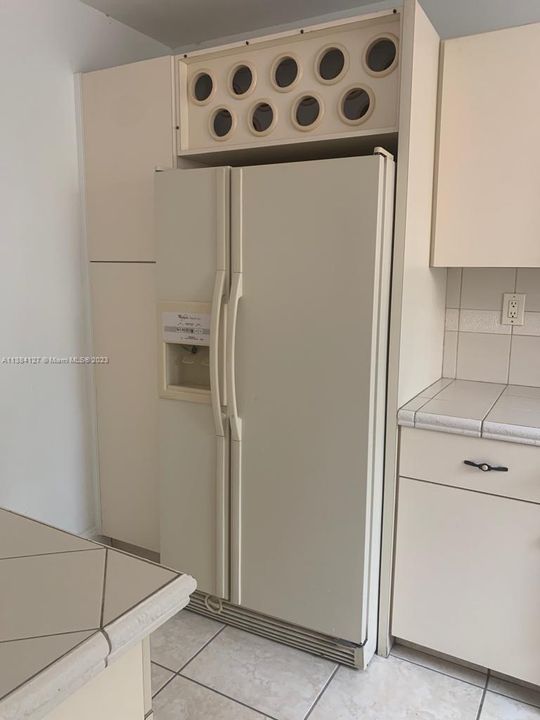 Vendido Recientemente: $439,500 (4 camas, 3 baños, 1960 Pies cuadrados)