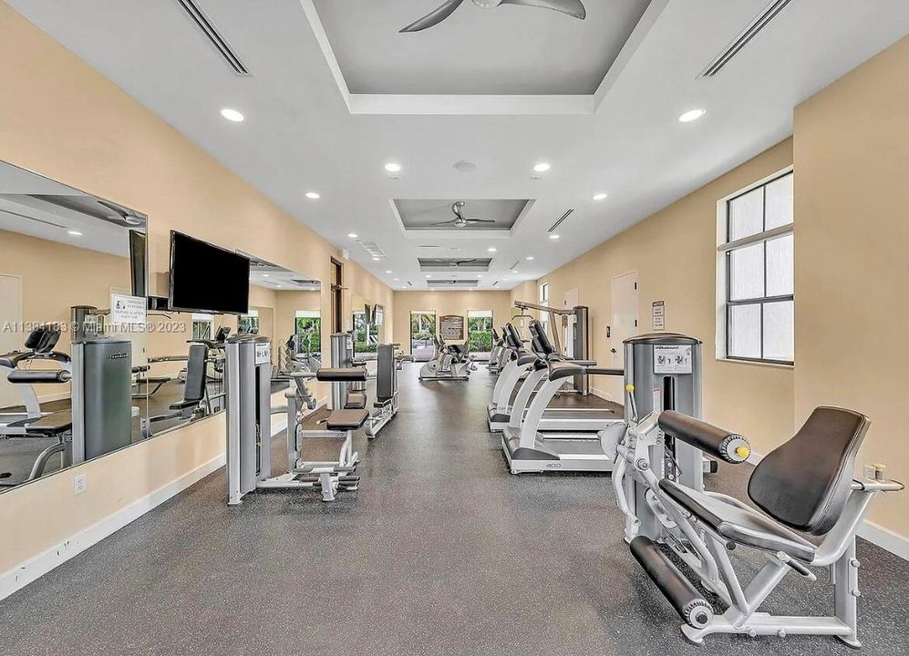 Recently Rented: $8,500 (5 beds, 4 baths, 3803 Square Feet)