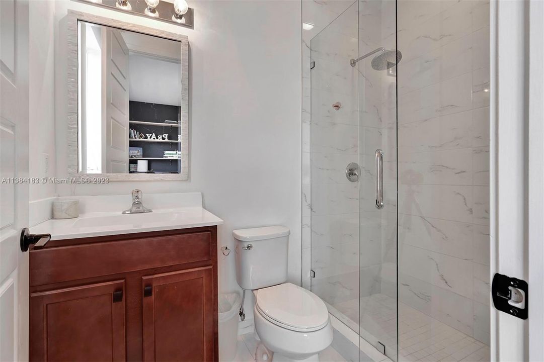 Recently Rented: $8,500 (5 beds, 4 baths, 3803 Square Feet)