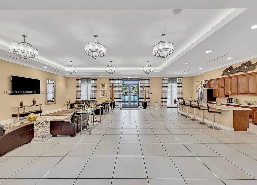 Recently Rented: $8,500 (5 beds, 4 baths, 3803 Square Feet)