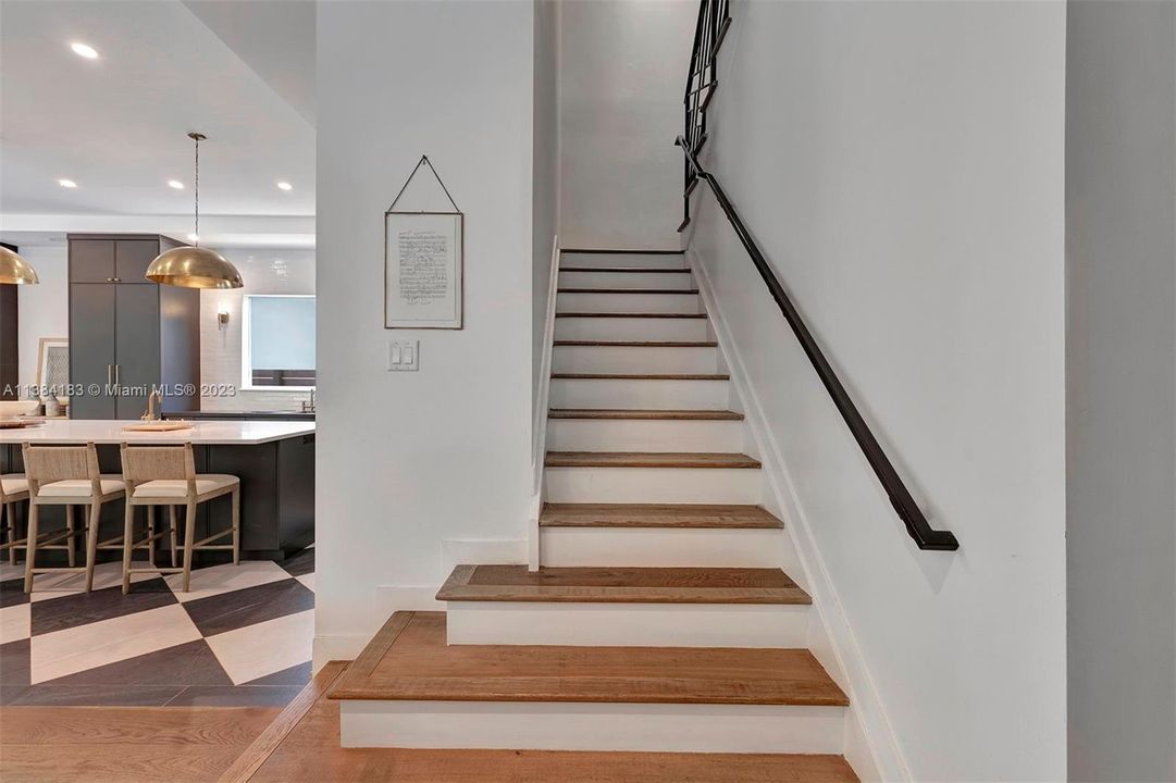 Recently Rented: $8,500 (5 beds, 4 baths, 3803 Square Feet)