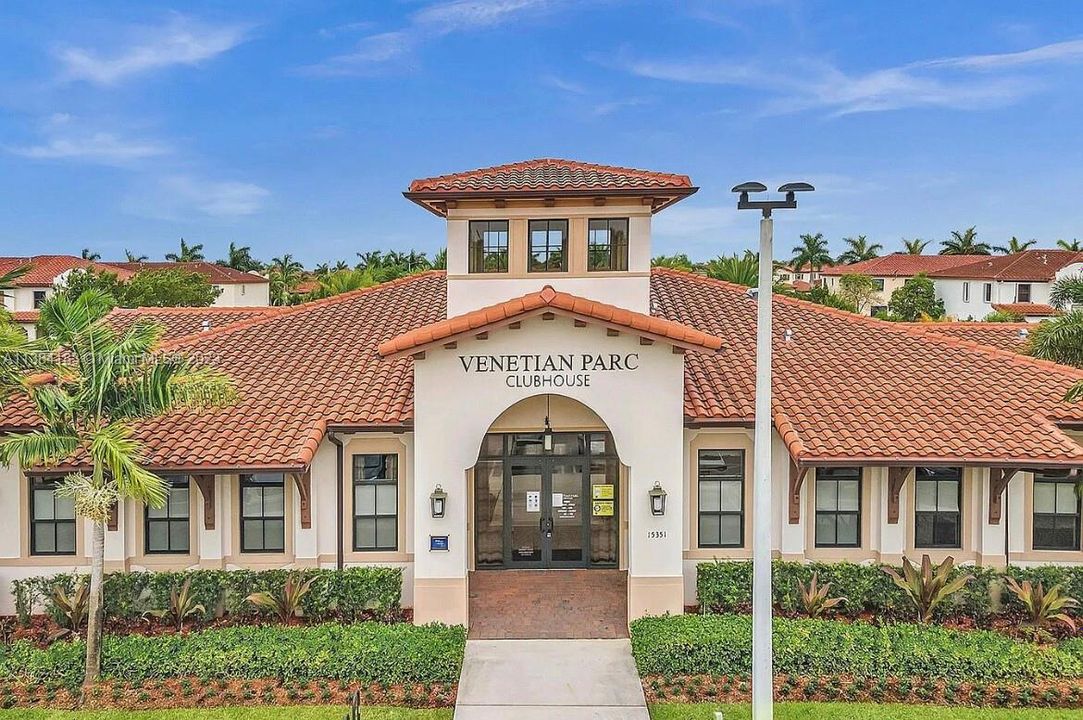 Recently Rented: $8,500 (5 beds, 4 baths, 3803 Square Feet)