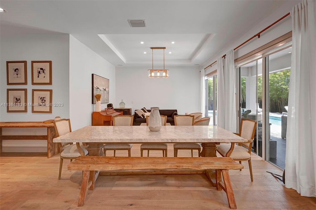 Recently Rented: $8,500 (5 beds, 4 baths, 3803 Square Feet)