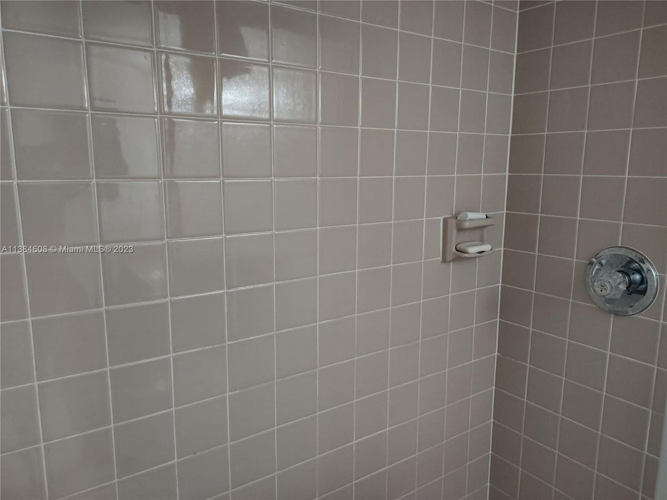 Недавно продано: $249,900 (2 спален, 2 ванн, 1190 Квадратных фут)