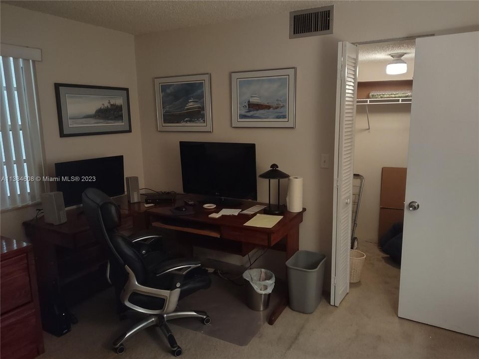 Недавно продано: $249,900 (2 спален, 2 ванн, 1190 Квадратных фут)