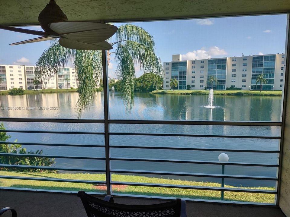 Недавно продано: $249,900 (2 спален, 2 ванн, 1190 Квадратных фут)