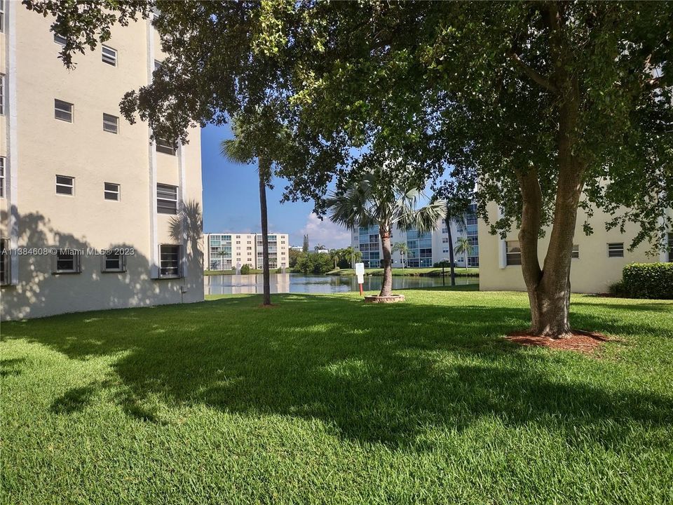 Недавно продано: $249,900 (2 спален, 2 ванн, 1190 Квадратных фут)