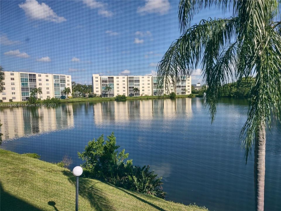 Недавно продано: $249,900 (2 спален, 2 ванн, 1190 Квадратных фут)