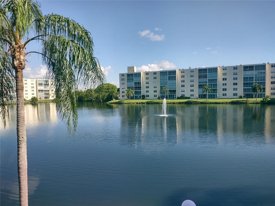 Недавно продано: $249,900 (2 спален, 2 ванн, 1190 Квадратных фут)