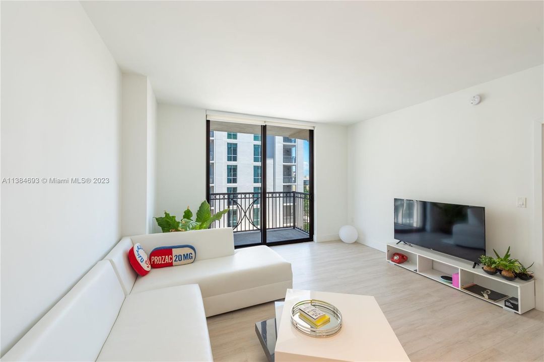 Recently Sold: $530,000 (1 beds, 1 baths, 705 Square Feet)