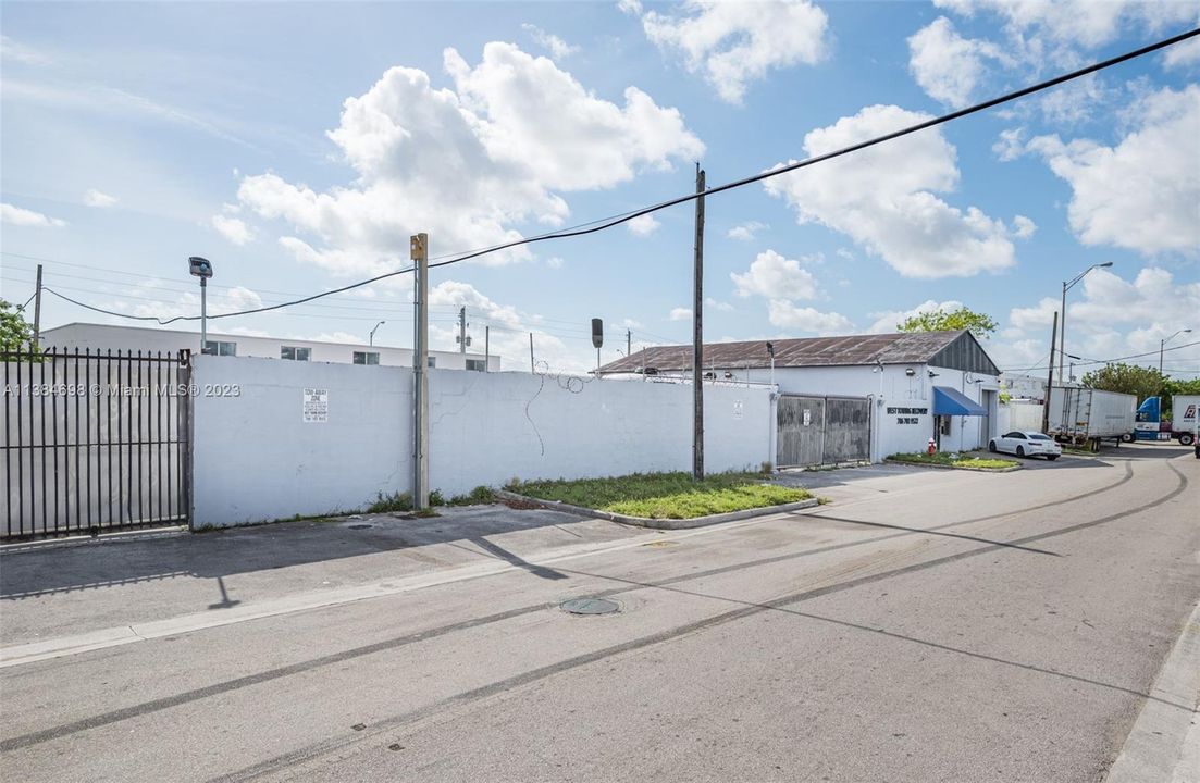 Recently Sold: $2,000,000 (0 beds, 0 baths, 0 Square Feet)