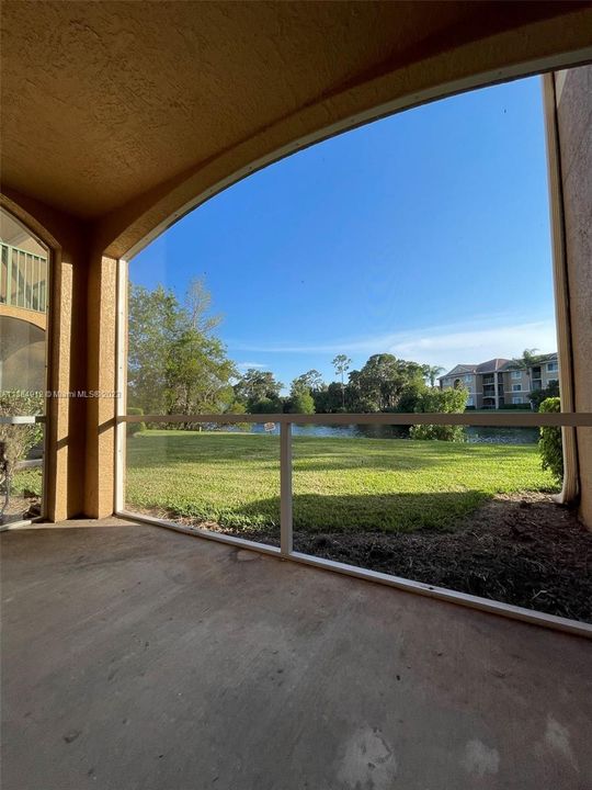 Vendido Recientemente: $287,500 (2 camas, 2 baños, 1065 Pies cuadrados)