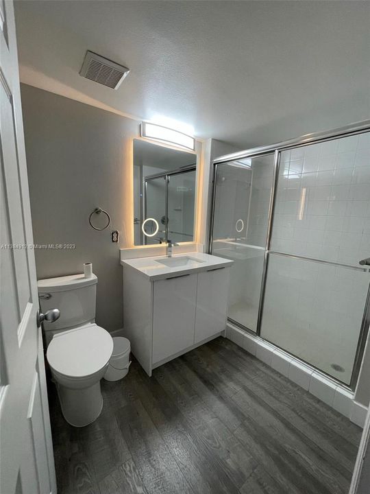 Vendido Recientemente: $287,500 (2 camas, 2 baños, 1065 Pies cuadrados)