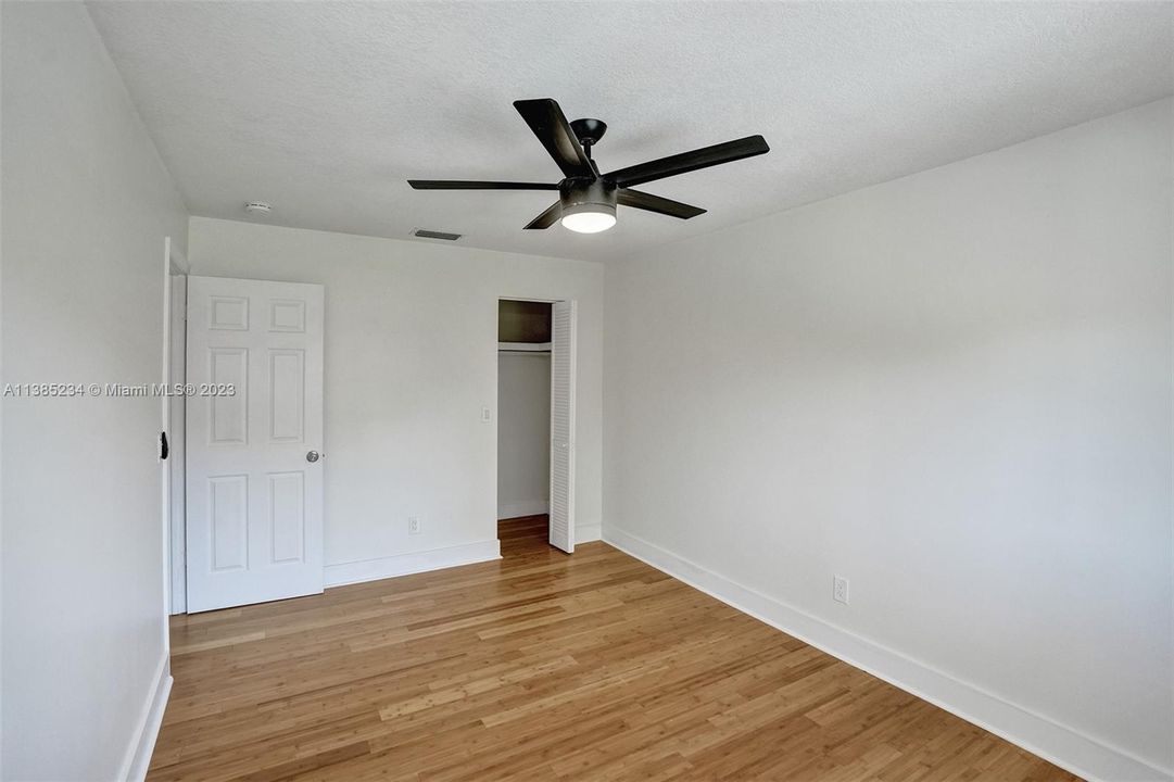 最近售出: $345,000 (3 贝兹, 2 浴室, 1590 平方英尺)