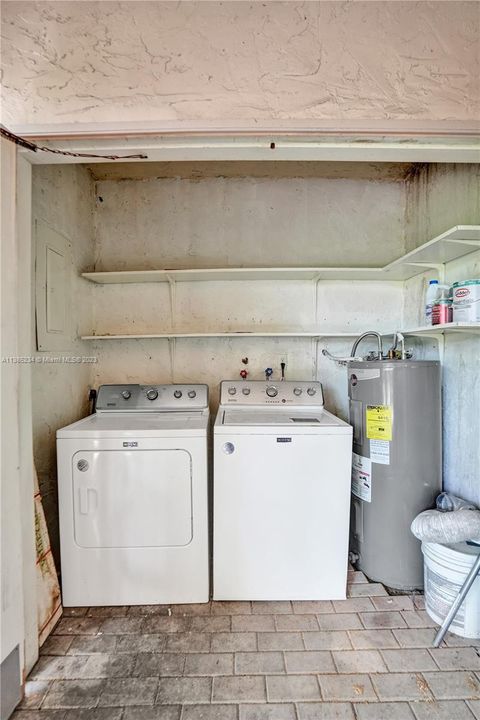 最近售出: $345,000 (3 贝兹, 2 浴室, 1590 平方英尺)