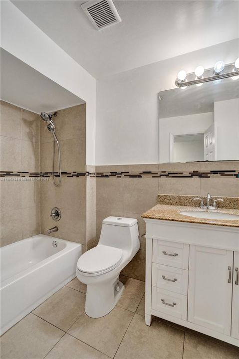 最近售出: $345,000 (3 贝兹, 2 浴室, 1590 平方英尺)