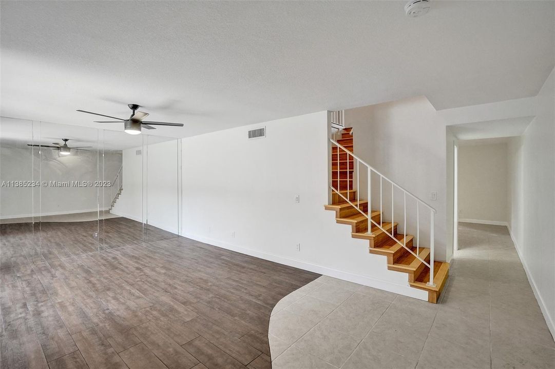 最近售出: $345,000 (3 贝兹, 2 浴室, 1590 平方英尺)