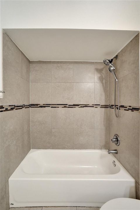 最近售出: $345,000 (3 贝兹, 2 浴室, 1590 平方英尺)