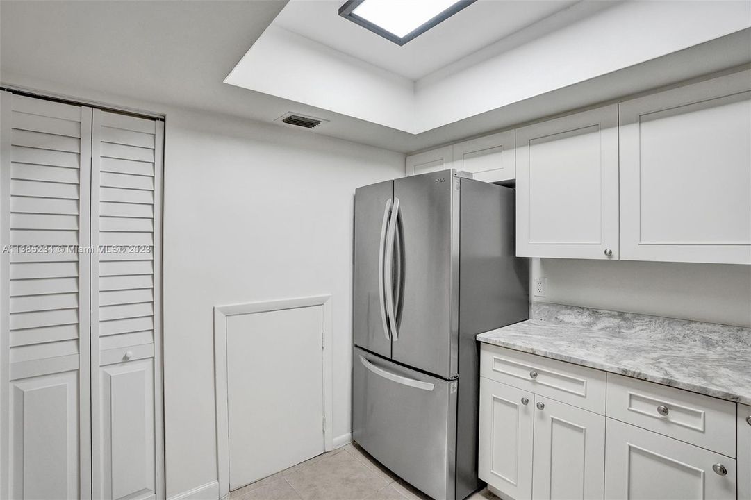 最近售出: $345,000 (3 贝兹, 2 浴室, 1590 平方英尺)