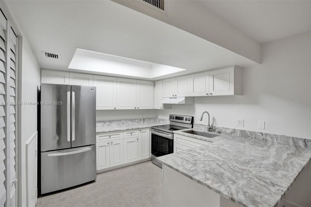 最近售出: $345,000 (3 贝兹, 2 浴室, 1590 平方英尺)