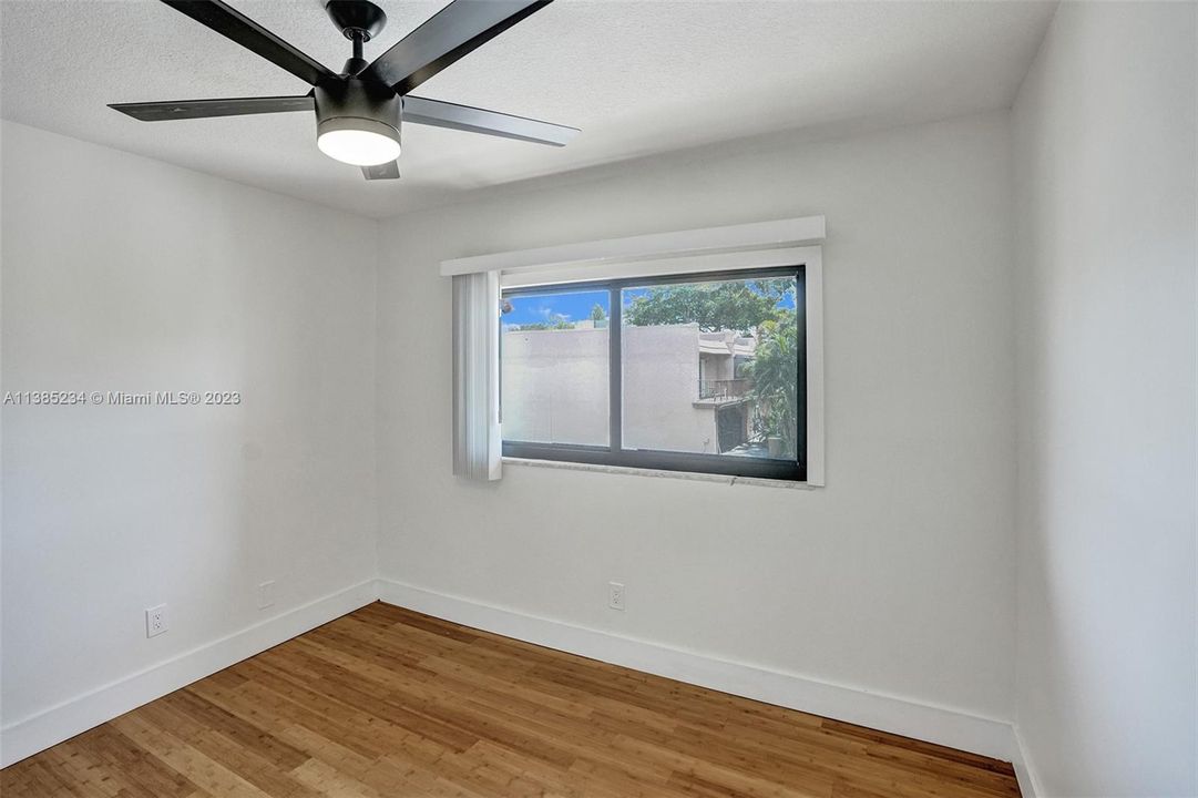 最近售出: $345,000 (3 贝兹, 2 浴室, 1590 平方英尺)