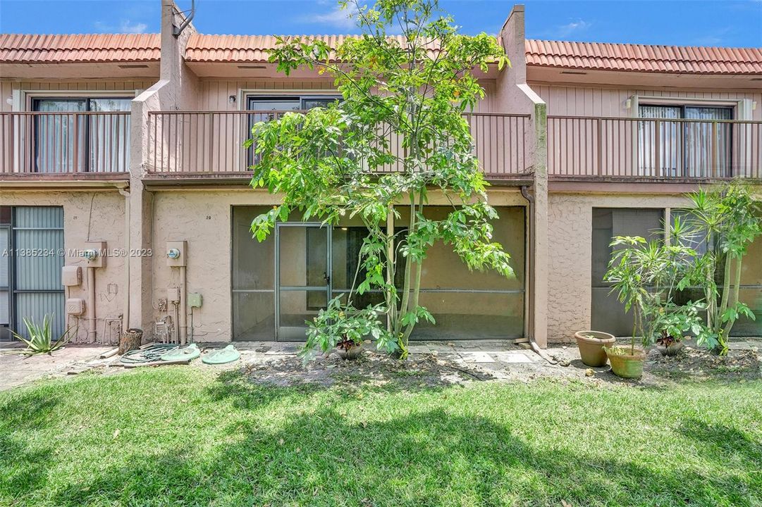 最近售出: $345,000 (3 贝兹, 2 浴室, 1590 平方英尺)