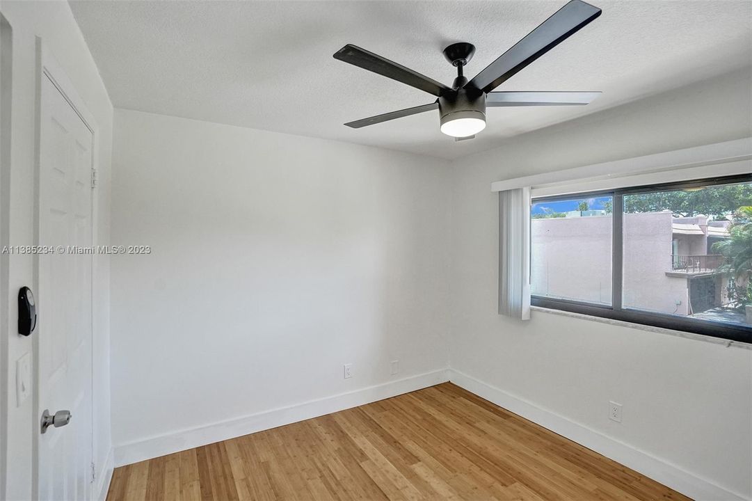 最近售出: $345,000 (3 贝兹, 2 浴室, 1590 平方英尺)