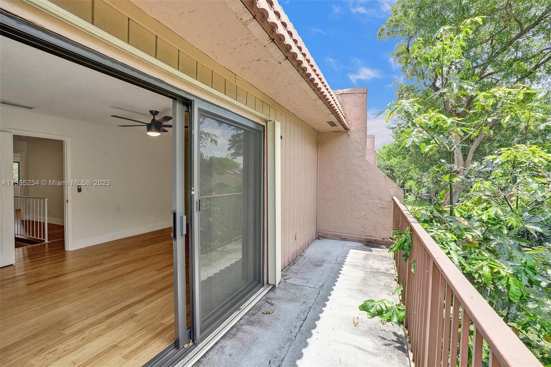 最近售出: $345,000 (3 贝兹, 2 浴室, 1590 平方英尺)