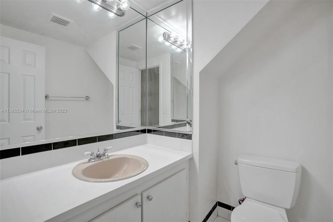 最近售出: $345,000 (3 贝兹, 2 浴室, 1590 平方英尺)