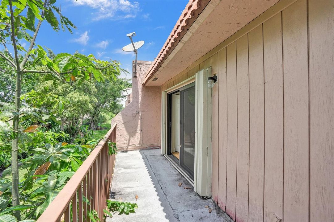 最近售出: $345,000 (3 贝兹, 2 浴室, 1590 平方英尺)