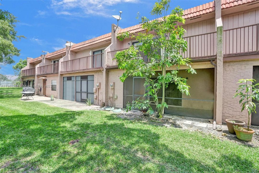 最近售出: $345,000 (3 贝兹, 2 浴室, 1590 平方英尺)