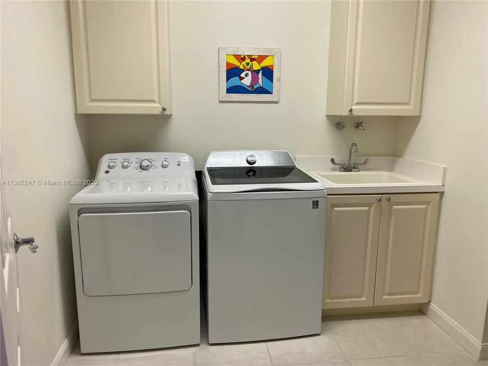 Недавно арендовано: $2,700 (2 спален, 2 ванн, 1989 Квадратных фут)