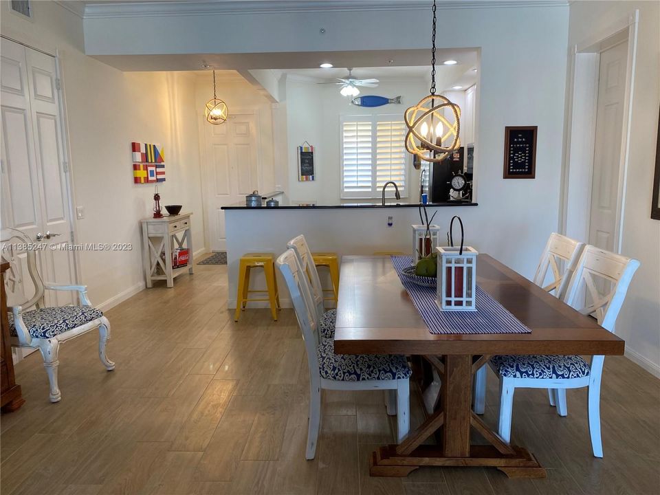 Недавно арендовано: $2,700 (2 спален, 2 ванн, 1989 Квадратных фут)