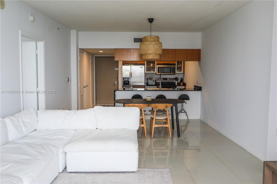 Recently Sold: $499,999 (1 beds, 1 baths, 821 Square Feet)