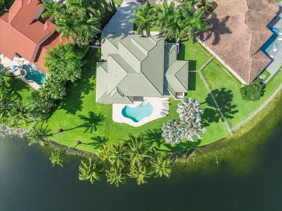 Recently Sold: $1,774,900 (6 beds, 4 baths, 4281 Square Feet)