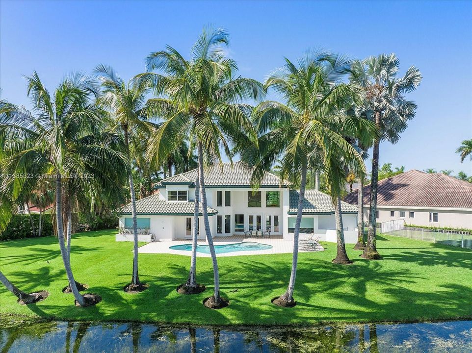 Recently Sold: $1,774,900 (6 beds, 4 baths, 4281 Square Feet)