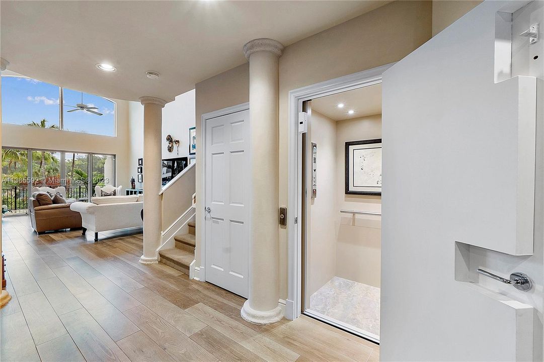 Elevator 3-4 years old