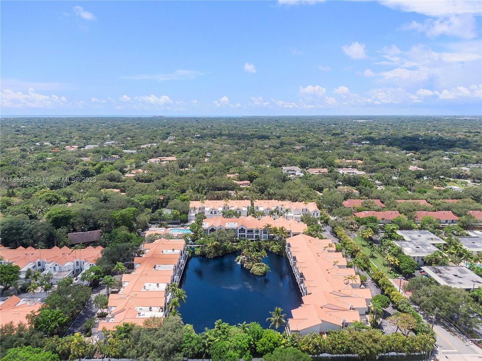 最近售出: $1,500,000 (3 贝兹, 2 浴室, 3336 平方英尺)